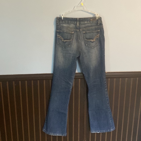 L.e.i Sophia Hipster Flare Jeans| Junior sz 9 - Picture 2 of 3
